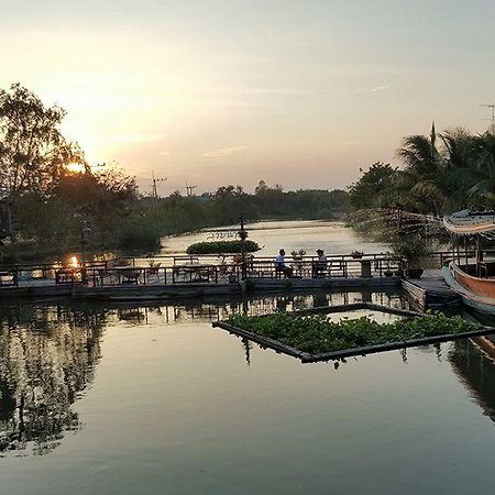 Country Lake View Hotel Suphan Buri Exterior photo