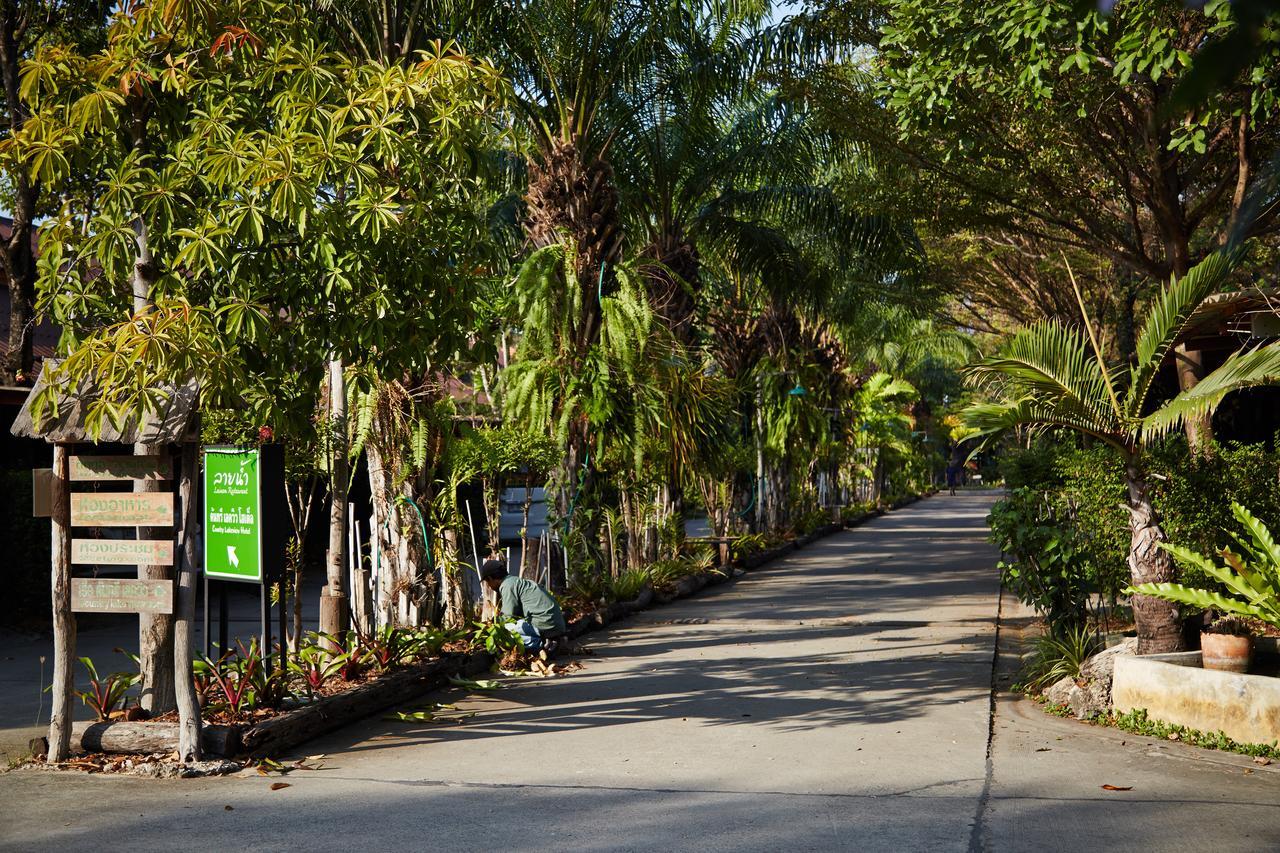 Country Lake View Hotel Suphan Buri Exterior photo