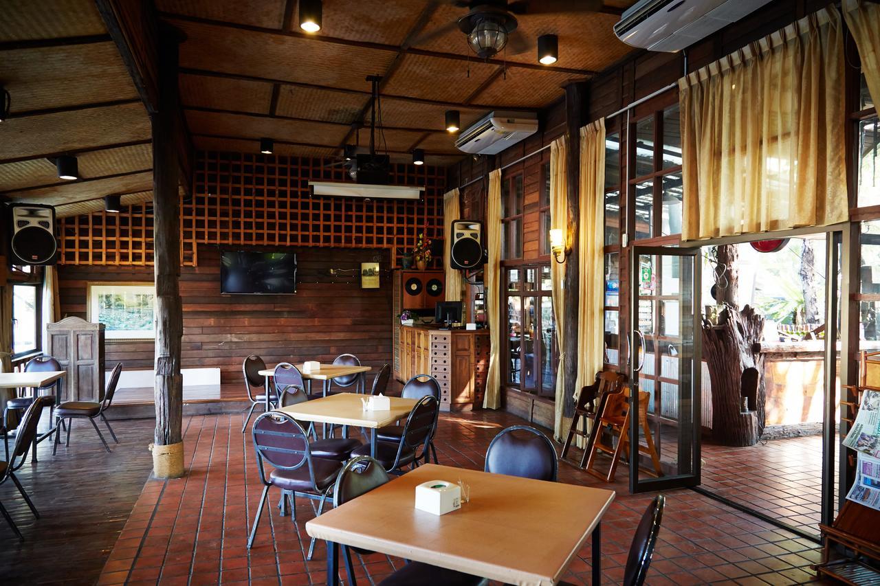 Country Lake View Hotel Suphan Buri Exterior photo