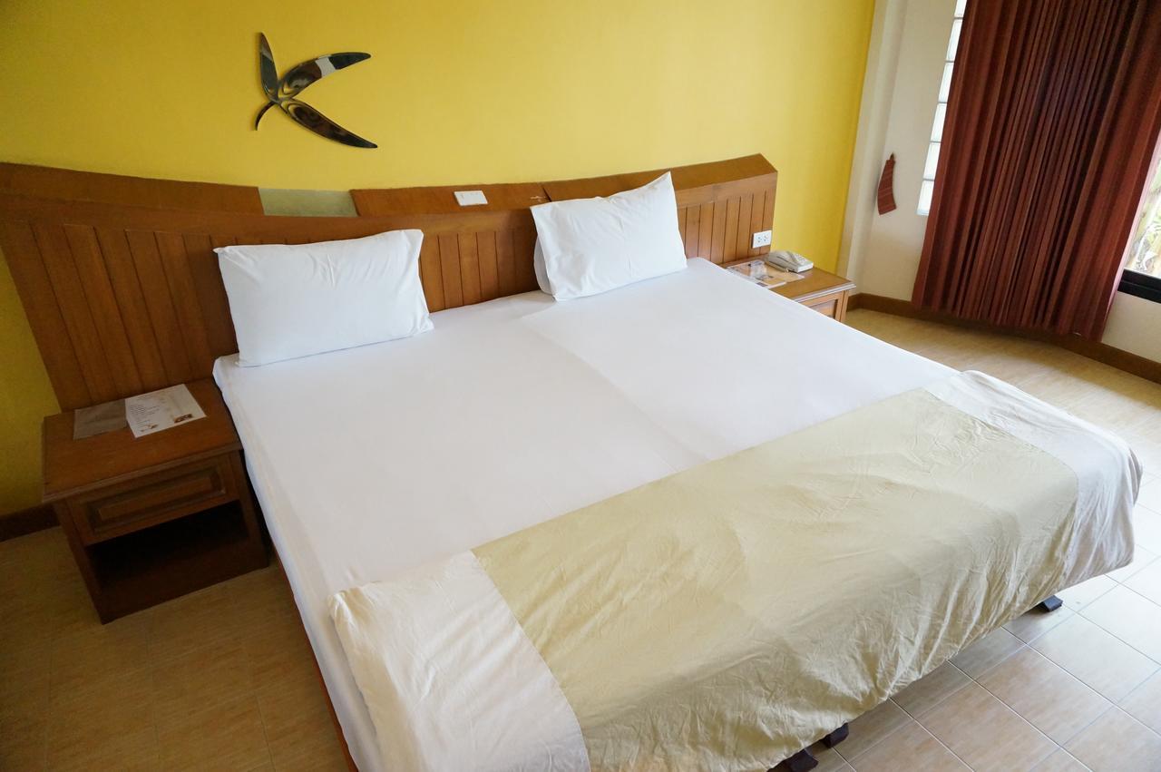 Country Lake View Hotel Suphan Buri Exterior photo