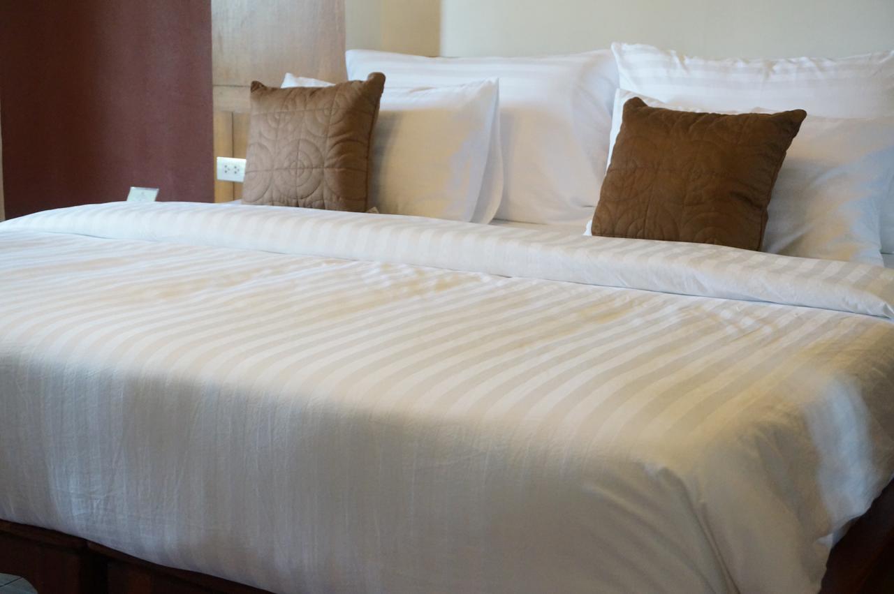 Country Lake View Hotel Suphan Buri Exterior photo